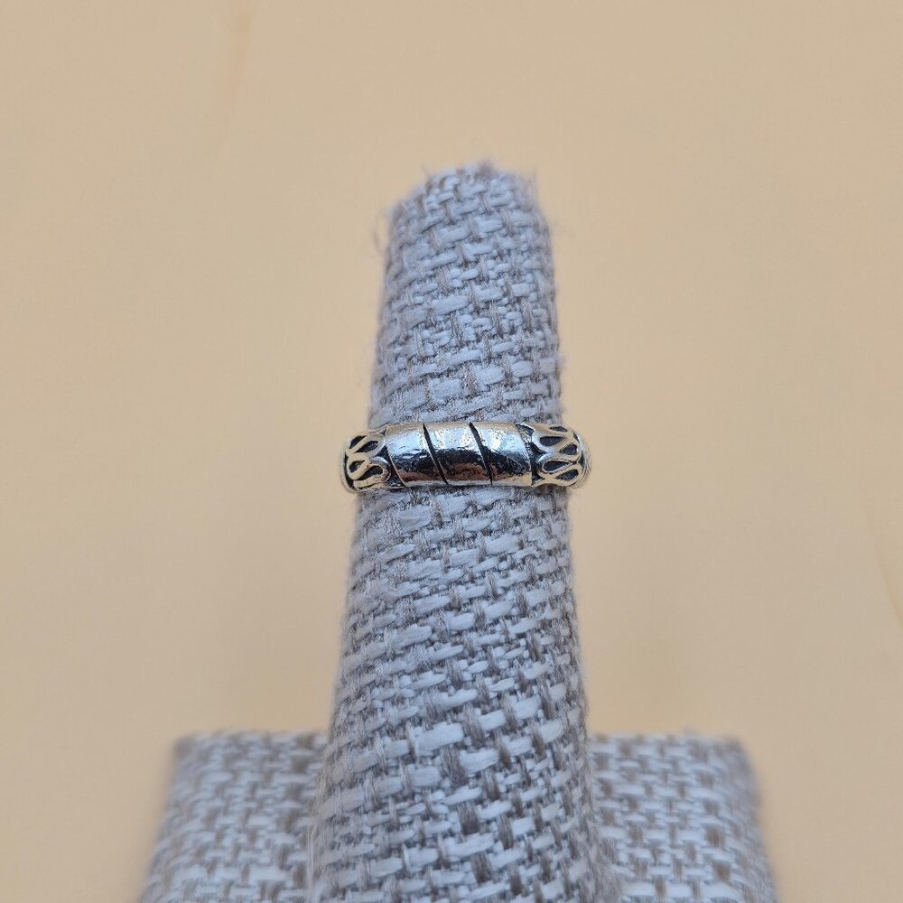 Size 5.5 Sterling Silver Unique Tribal Pattern Band Ring A5673